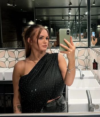 Full leaked Aimee b private onlyfans photo