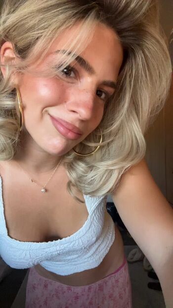 Full leaked Ainsley rolstad page private onlyfans photo