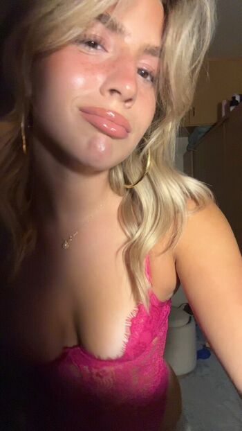 Full leaked Ainsley rolstad private onlyfans photo