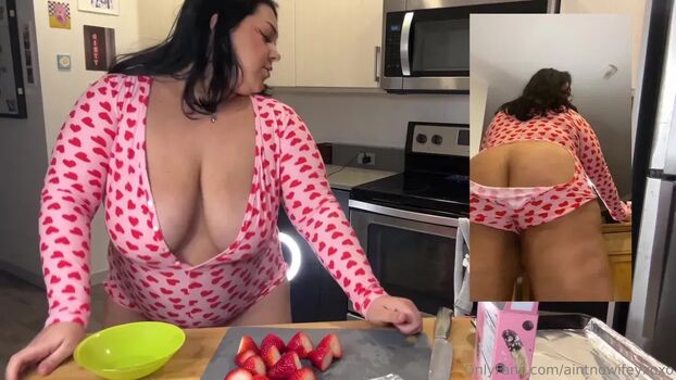 Full leaked Aintnowifey private photo
