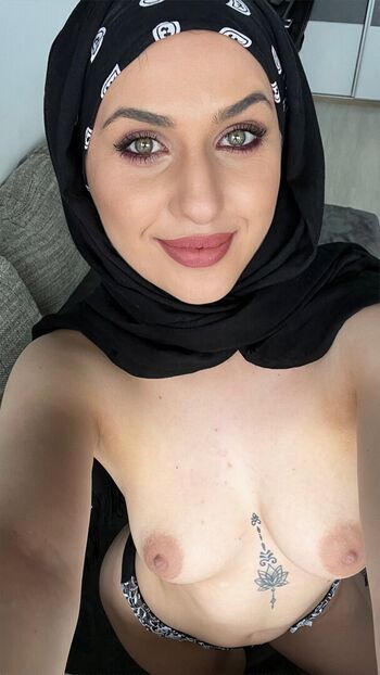 Full leaked Aisha alma private photo
