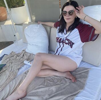 Full leaked Aisling bea private photo