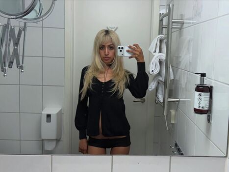 Full leaked Aislinn ritchie private photo