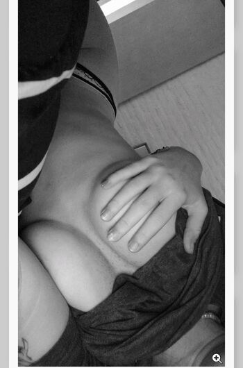 Full leaked Aituu monton private onlyfans photo