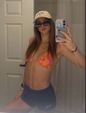 Full leaked Aiva pinches private photo
