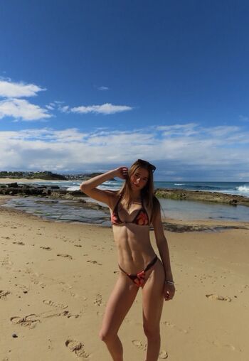 Full leaked Aiva pinches private photo