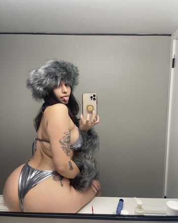 Full leaked Akirya page private photo