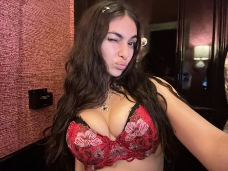 Full leaked Akirya private photo