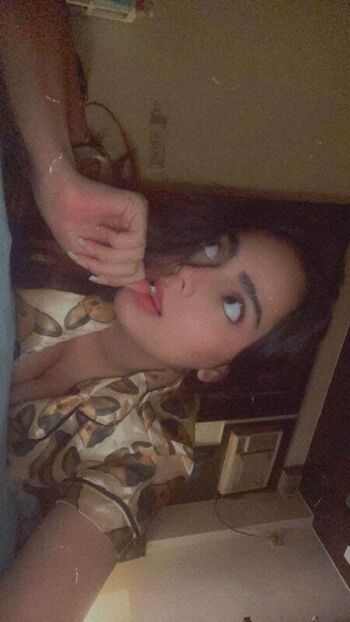 Full leaked Akriti bajpai private photo