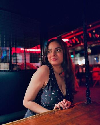 Full leaked Akriti bajpai private photo