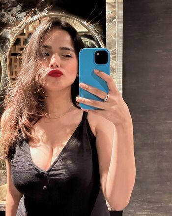 Full leaked Akriti bajpai private photo