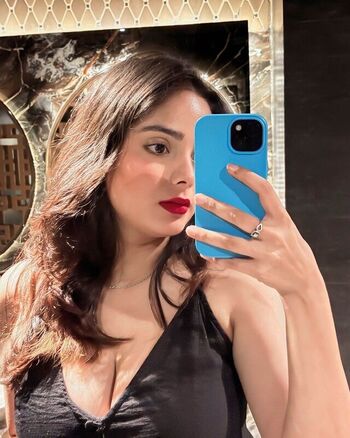 Full leaked Akriti bajpai private photo