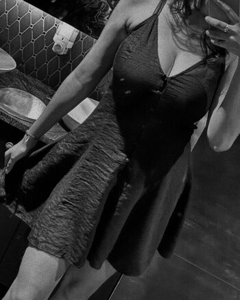 Full leaked Akriti bajpai private photo