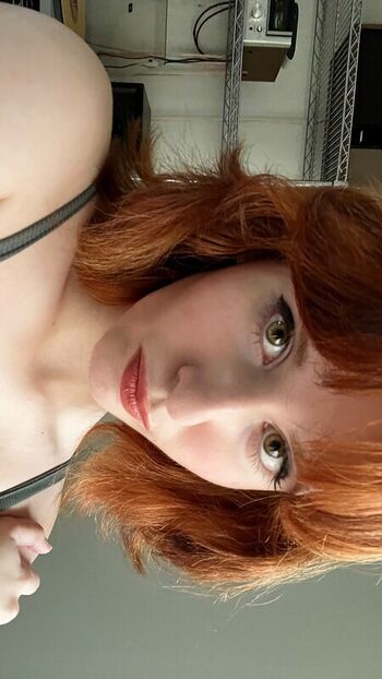 Full leaked Akutles private photo