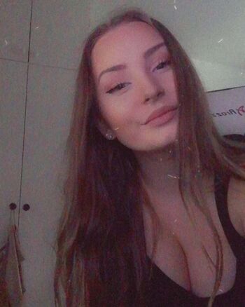 Full leaked Alxxandra private onlyfans photo