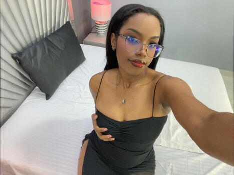 Full leaked Alanabale private onlyfans photo