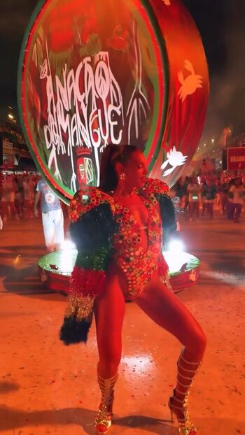 Full leaked Alane dias page private onlyfans photo