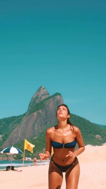 Full leaked Alane dias private onlyfans photo