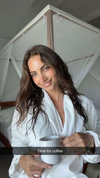 Full leaked Alannalouise private photo