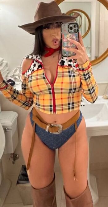 Full leaked Alara taneri private onlyfans photo