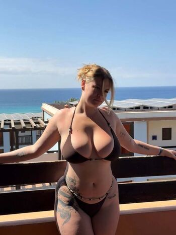 Full leaked Albitarobainam private photo