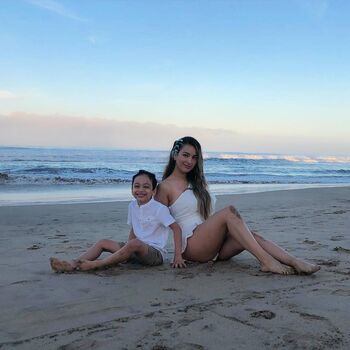 Full leaked Ale valencia page private onlyfans photo