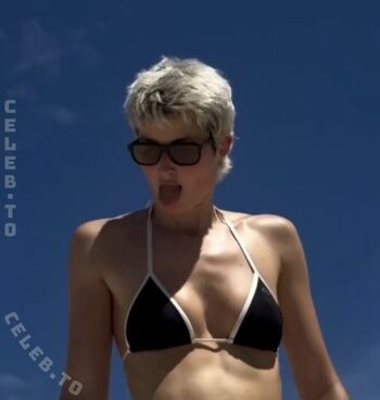 Full leaked Aleandrafrerk private photo