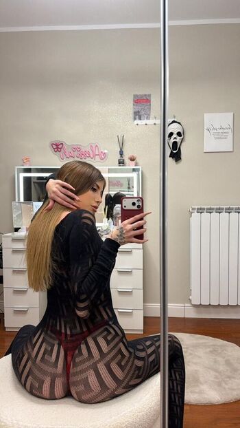 Full leaked Alessiiah private onlyfans photo