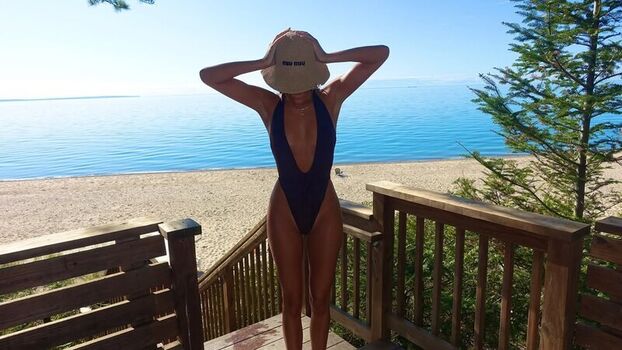 Full leaked Alexa camill page private photo