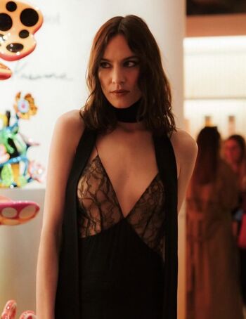Full leaked Alexa chung private photo