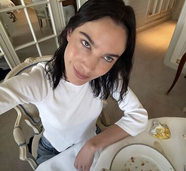 Full leaked Alexa chung private photo