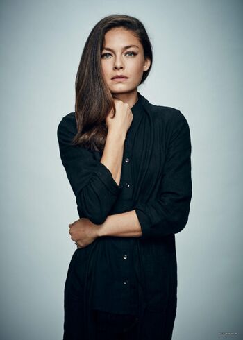 Full leaked Alexa davalos private photo