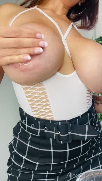 Full leaked Alexa pearl page private photo