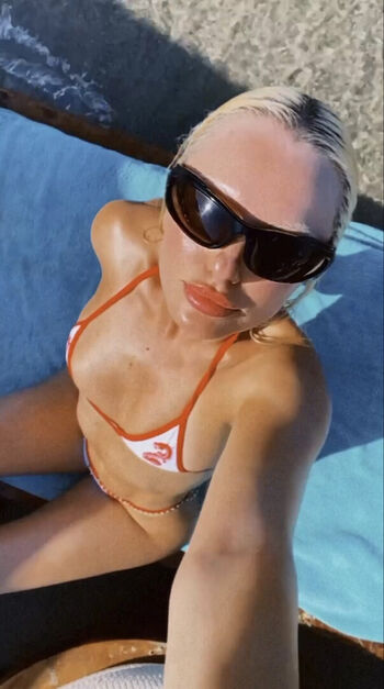 Full leaked Alexandra stan private photo