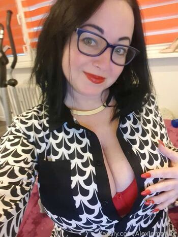 Full leaked Alexiemature private onlyfans photo