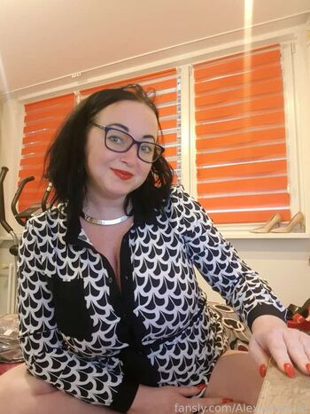 Full leaked Alexiemature private onlyfans photo