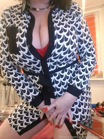 Full leaked Alexiemature private onlyfans photo