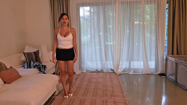 Alexis DeBello