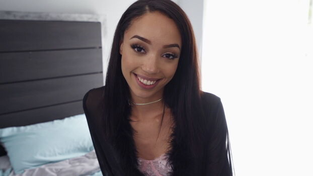 Alexis Tae