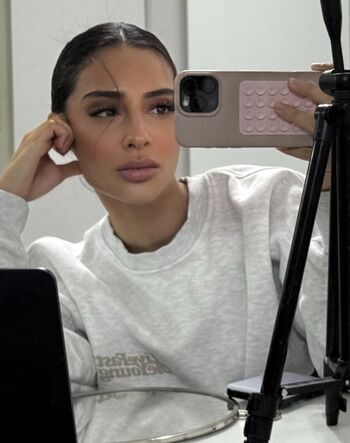 Full leaked Aleynaoezcan private onlyfans photo