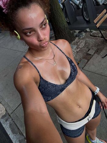 Full leaked Aliana king page private onlyfans photo