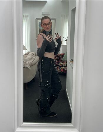 Full leaked Alice in wonderand private onlyfans photo