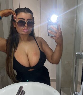 Full leaked Aliciairesonx private onlyfans photo
