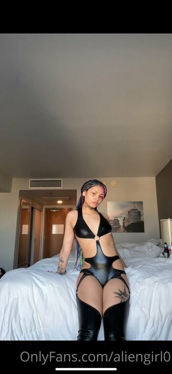 Aliengirl0