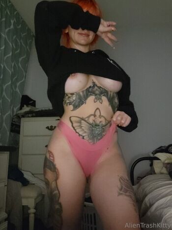 Full leaked Alientrashkitty  page private photo
