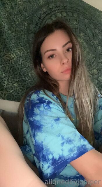 Full leaked Alignedbykarissa private onlyfans photo