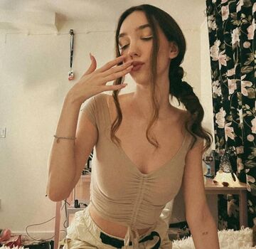 Full leaked Alinaavii private onlyfans photo