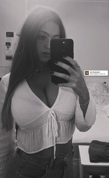 Full leaked Alinafernandez private onlyfans photo