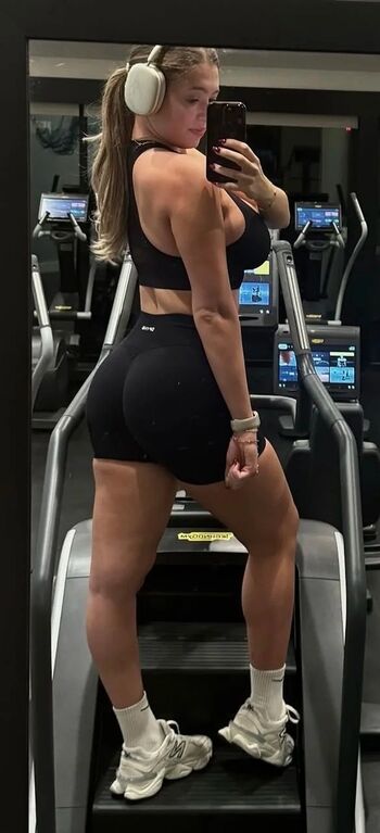 Full leaked Alinafernandez private onlyfans photo