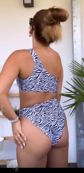 Full leaked Alinamour private onlyfans photo